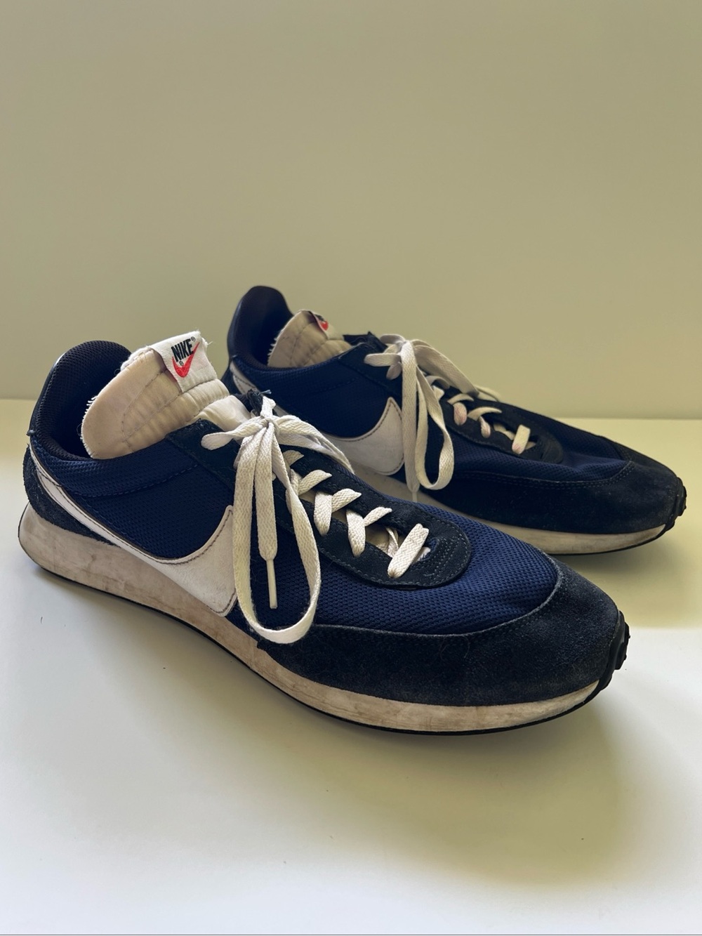 Nike Men's Navy and White Retro Runner Sneakers